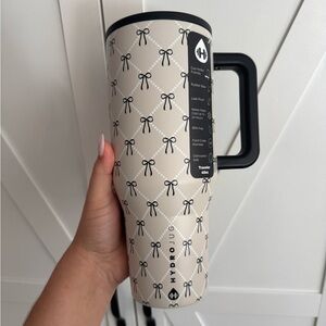 BNWT HydroJug Traveler Stella 40oz